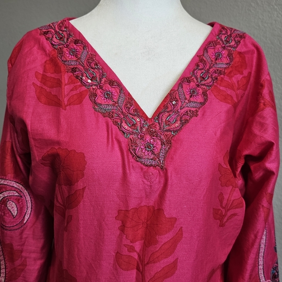 Traditional Kurta Magenta Pink Floral Embroidered Shirt - Picture 2 of 9